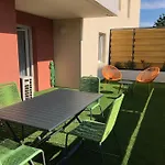 Tres Joli T2 46 M2, Terrasse 32 M2, Proche Remparts Avignon