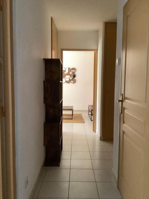 Tres Joli T2 46 M2, Terrasse 32 M2, Proche Remparts